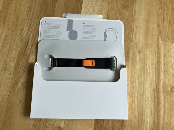 Original Apple Ultra Watch (49 mm) Trail Loop Schwarz/Grau M/L Armband für 145-220 mm Umfang