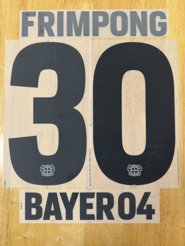 Bayer 04 Leverkusen Spieler Flock FRIMPONG Castore Away Trikot 2023-2024